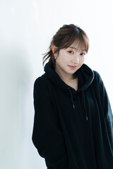 Fototapeta premium 透明感のあるチャーミングな女性