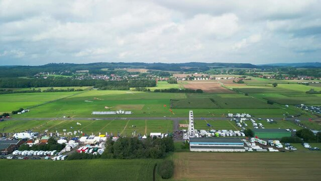 Germany Melle 26.08.23 drachenfest Melle. Sparkasse Kite Festival L&uuml;nen all day flying different kites to music and moderation.
