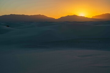 Fototapeta na wymiar White Sands National Park at Sunset