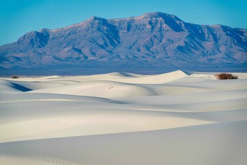 Fototapeta na wymiar Mountain Range and Dunes at White Sands National Park