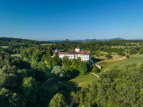 Luftbild vom Schloss Langenstein bei Eigeltingen