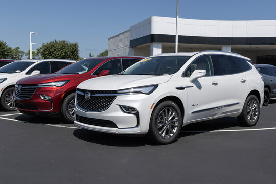 Buick Enclave Avenir SUV display. Buick also offers the Enclave in Essence and Premium models.