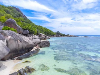 Photo sur Plexiglas Anse Source D'Agent, île de La Digue, Seychelles Granite boulders by the sea in Anse Source d'Argent beach