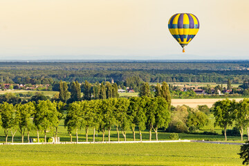 Fototapeta premium Balloon ride in Pommard region, France