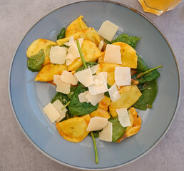 Ravioli with spinach and parmesan