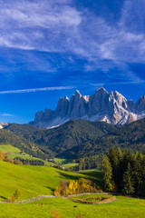 Fototapeta premium Beautiful landscape of Italian dolomites near Santa Magdalena