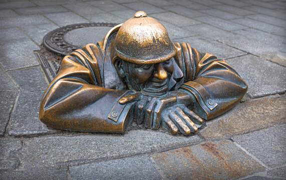 most famous statues of Bratislava