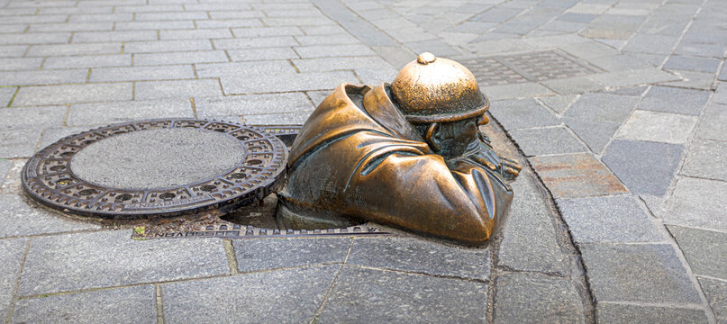 most famous statues of Bratislava