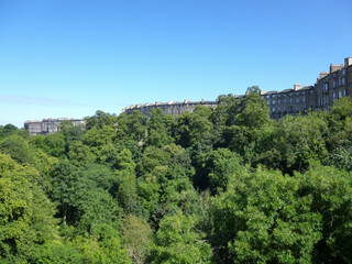Fototapeta na wymiar View of the city of Edinburgh