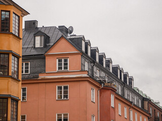 Fototapeta na wymiar Low angle view of buildings against sky