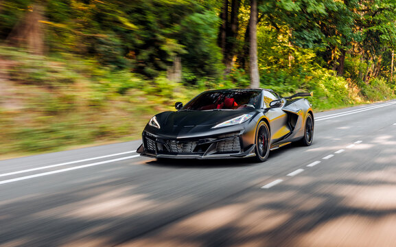 Seattle, WA, USA
August 28, 2023
Corvette C8 driving