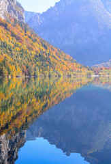 Autumn view of the Leopolsteinersee lake in Austria