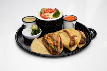 taco de maiz chile relleno de queso