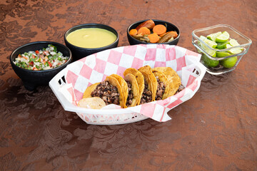 tacos de carne asada en maiz