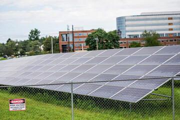 Paneles solares en la ciudad © César Salas