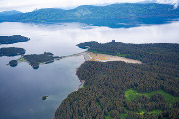 Küstenlandschaft von Kodiak, Alaska - Luftaufnahme