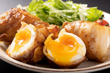 肉巻き半熟卵