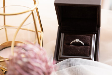  花と婚約指輪　engagement ring