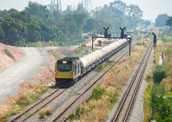 Obraz premium Freight train carrying natural gas