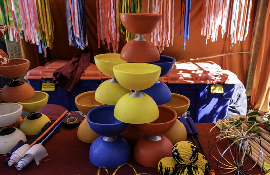Objects to juggle
