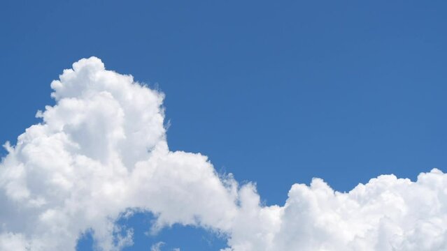 青空と雲（8月）