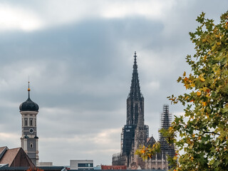 Fototapeta premium Spire of Ulm Minster (Ulmer Münster) against a cloudy sky