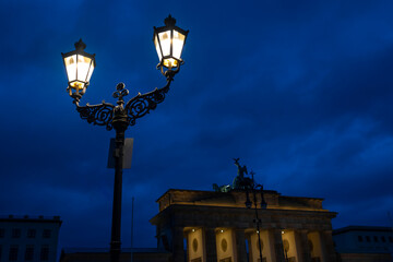 the famous german brandenburger tor in the evening