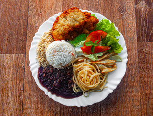 .Trade of lunchboxes with typical Brazilian flavor and the basis of Brazilian food: rice and beans