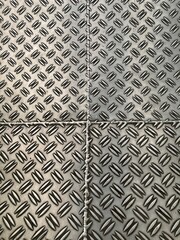 Stainless steel treads plates with pattern and seam