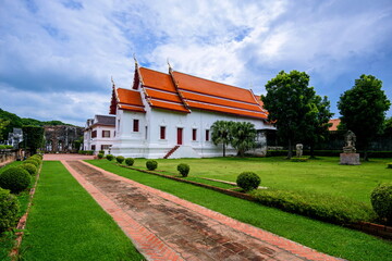 Phra Narai Ratchaniwet Located in Tambon Tha Hin Mueang Lop Buri District Lopburi Province It is a palace built by King Narai the Great in 1666. - obrazy, fototapety, plakaty
