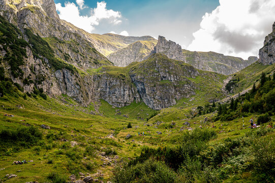 Dramatic Cliffs of the Muntii Bucegi Mountains, Romania - Busteni - Cabana Malaiesti