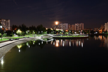 Fototapeta na wymiar Night landscape with a pond in Zelenograd in Moscow. Russia