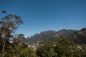 Vista da cidade de Teresópolis e Serra dos Orgãos no estado do Rio de Janeiro, Brasil