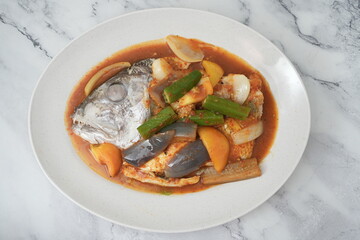 curry fish head