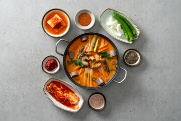 Korean food dish Side dishes, pork rib hangover soup, gopchang hot pot, and gamjatang