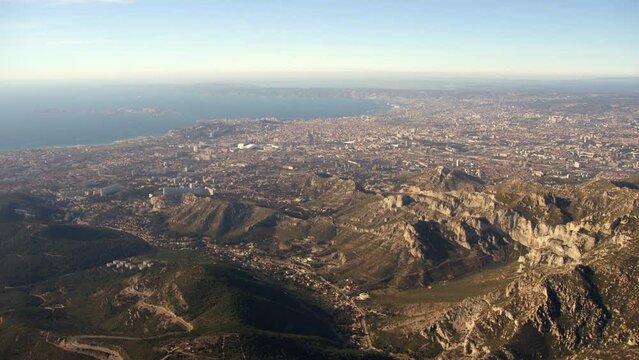 marseille vue depuis les calanques de cassis
