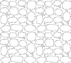 Obraz premium Seamless pattern of hand drawn empty different shape speech bubbles. Black and white vector background with doodle outline elements 