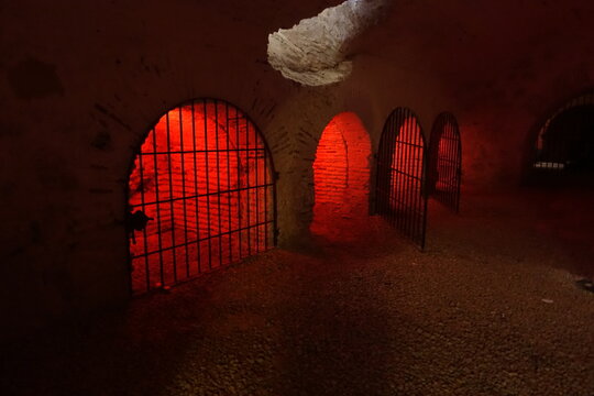 Mazmorra de castillo - calabozos - halloween - rojo y oscuro