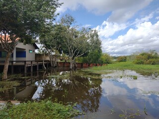 Fototapeta premium Construction by the lake of Macurany in the Amazon