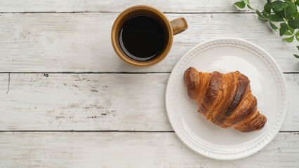 クロワッサンとコーヒー