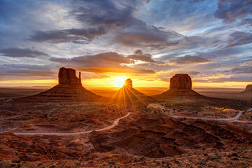 Fototapeta na wymiar Dramatic sunrise in the famous Monument Valley in Arizona, USA