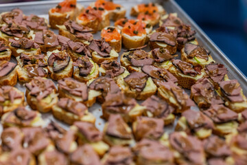 Alimentos, servicio de catering en charola