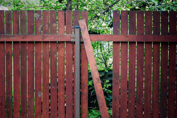 loophole in fence