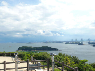 倉敷市鷲羽山展望台。
瀬戸内海のパノラマ風景。
瀬戸大橋のある景色。