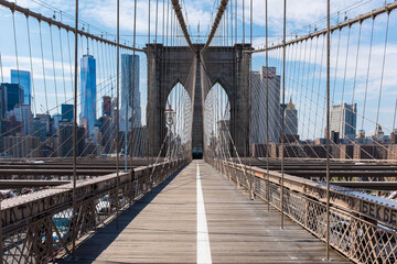 Naklejka premium New York City Brooklyn Bridge and Manhatten Skyline