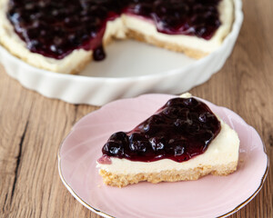 Blueberry cheese pie with cracker, cream cheese, blueberry sauce