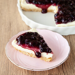 Blueberry cheese pie with cracker, cream cheese, blueberry sauce
