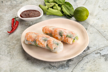 Vietnamese spring roll with prawn