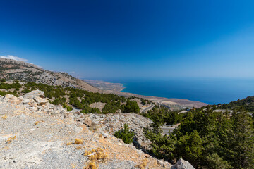 Pocztówka z podróży, krajobraz górski, urlop i zwiedzanie greckiej wyspy Kreta, Grecja