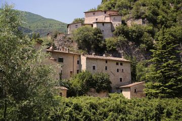 Fototapeta na wymiar Small village in the hills of Umbria, Italy